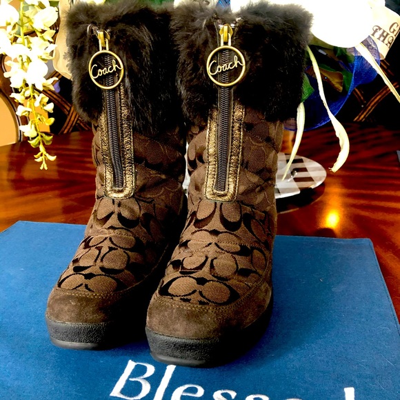 Coach women’s fur winter boots